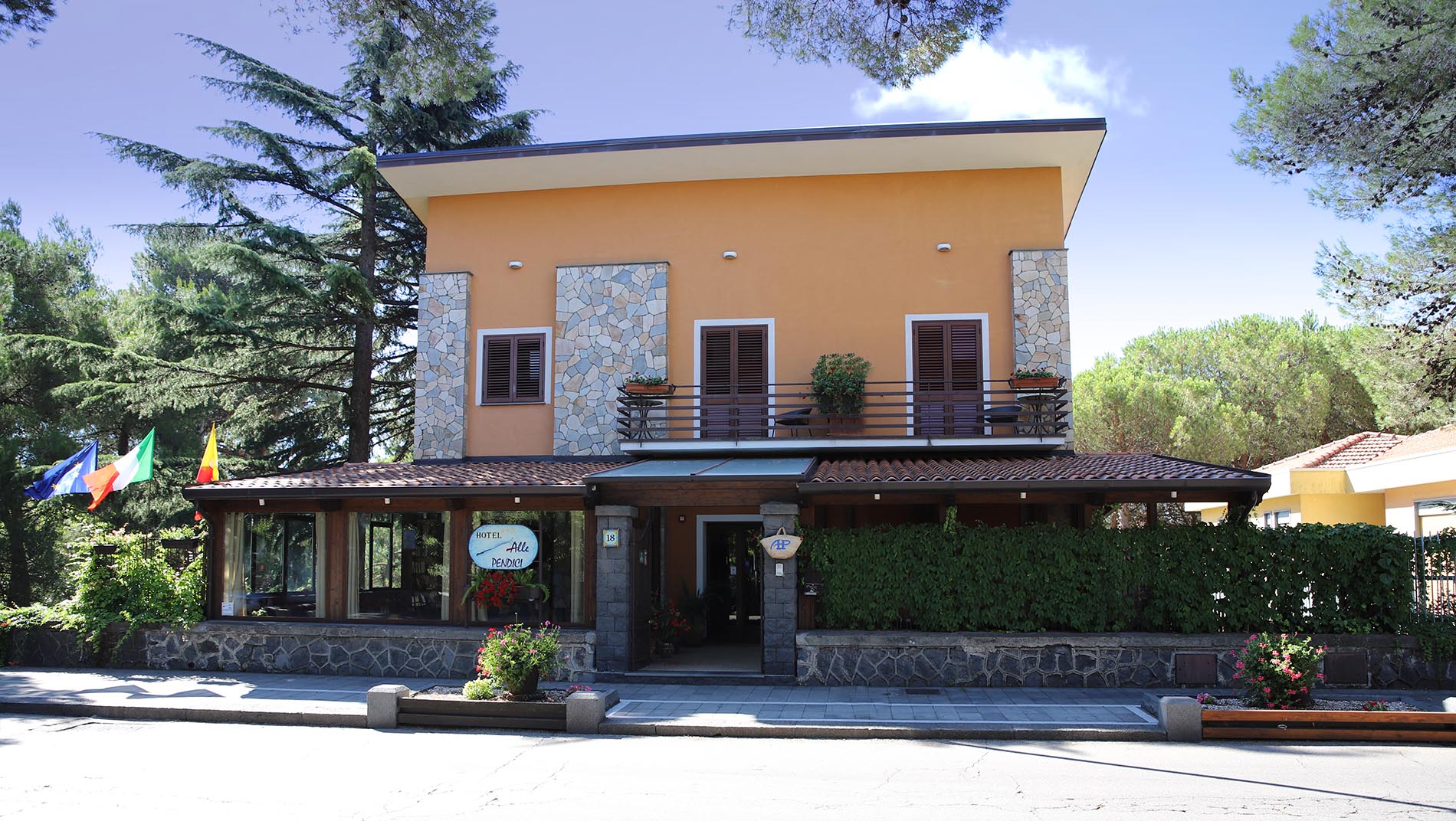 hotel nicolosi